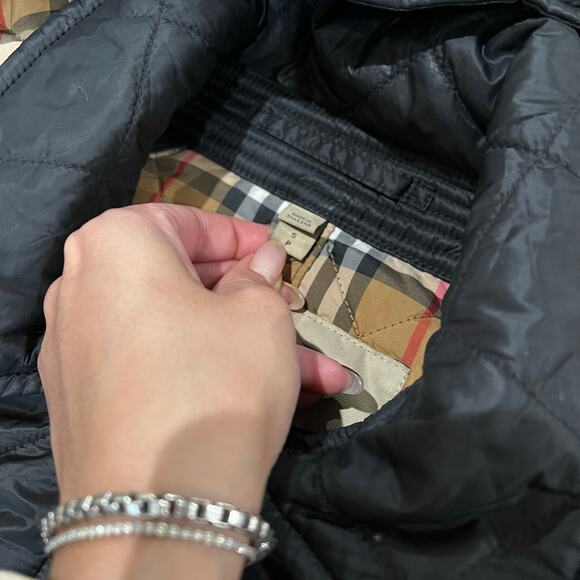 Burberry London Baughton Black Quilted Belted Removable Hood Jacket Size Small - Picture 7 of 14